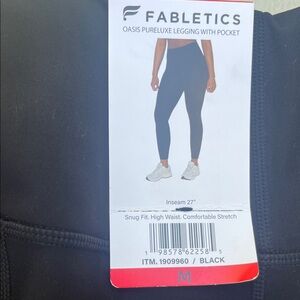 Fabletics Black Oasis Legging with Pocket women’s medium NWT